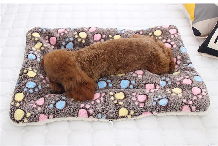 Soft Flannel Dog Blanket – Warm, Cosy Fleece Mat for Sofa, Bed & Crate