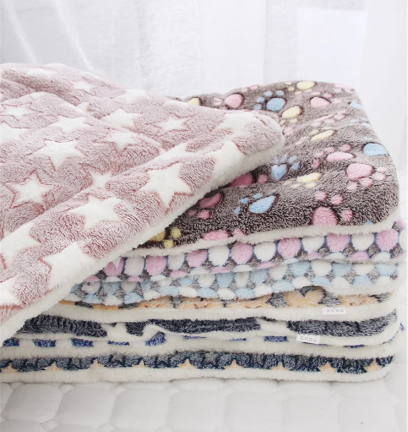 Soft Flannel Dog Blanket – Warm, Cosy Fleece Mat for Sofa, Bed & Crate